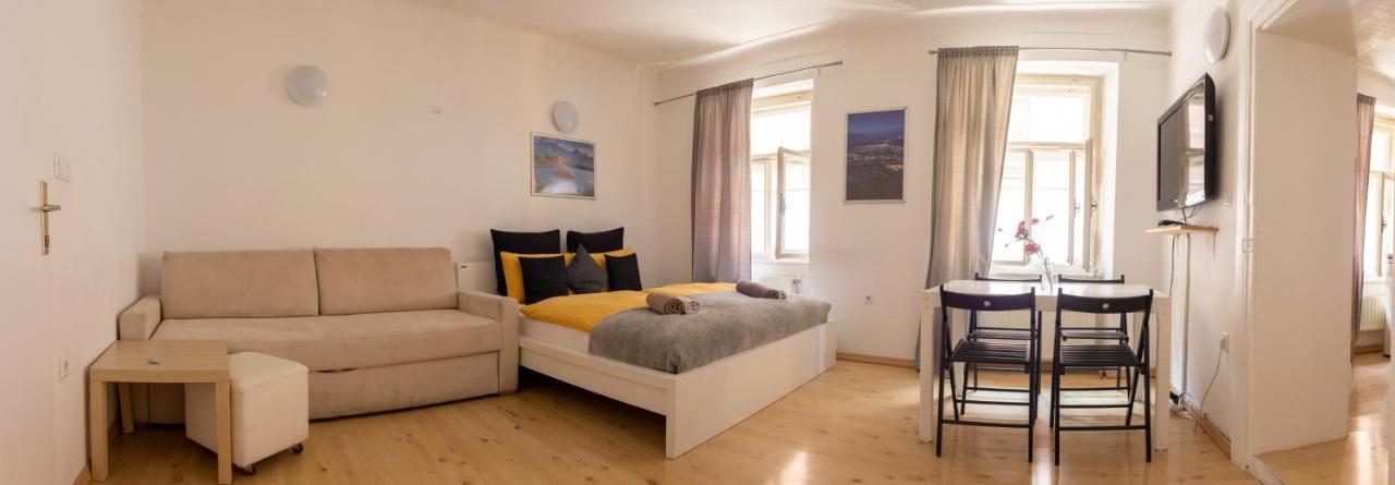 Cukrarna Guest Accommodation Kranj Eksteriør billede
