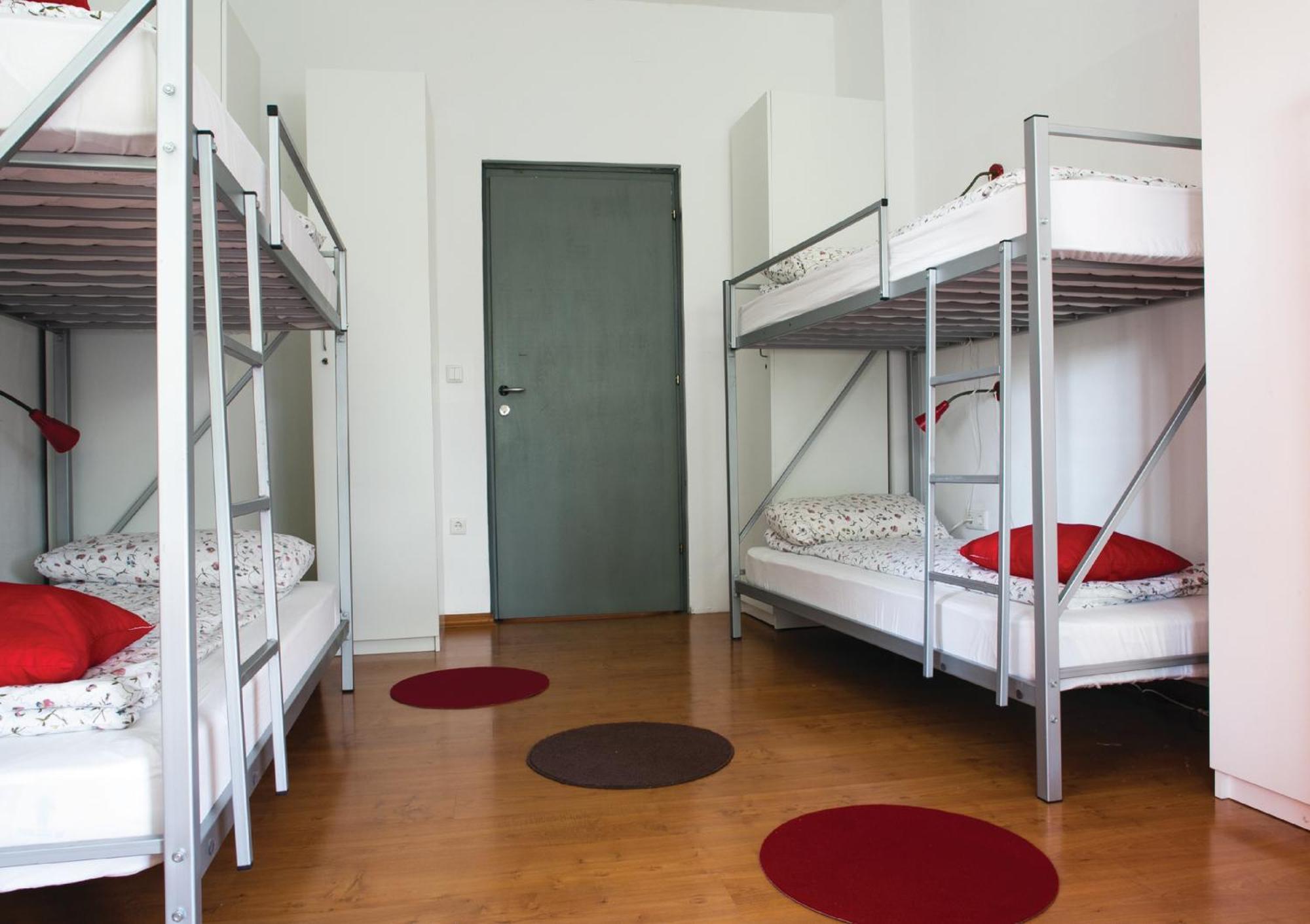 Cukrarna Guest Accommodation Kranj Eksteriør billede